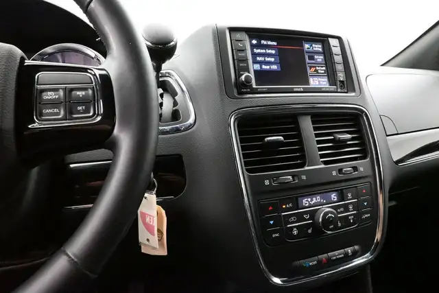 2020 Dodge Grand Caravan Premium Captains Chairs, Low Kms, Remot - Photo 17