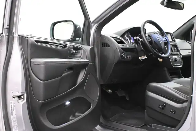 2020 Dodge Grand Caravan Premium Captains Chairs, Low Kms, Remot - Photo 20