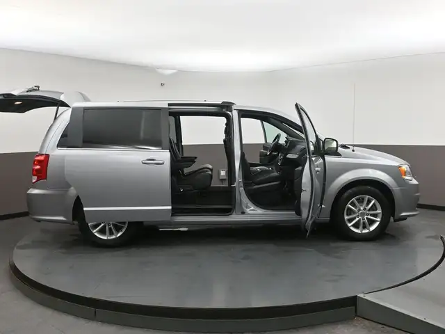 2020 Dodge Grand Caravan Premium Captains Chairs, Low Kms, Remot - Photo 52