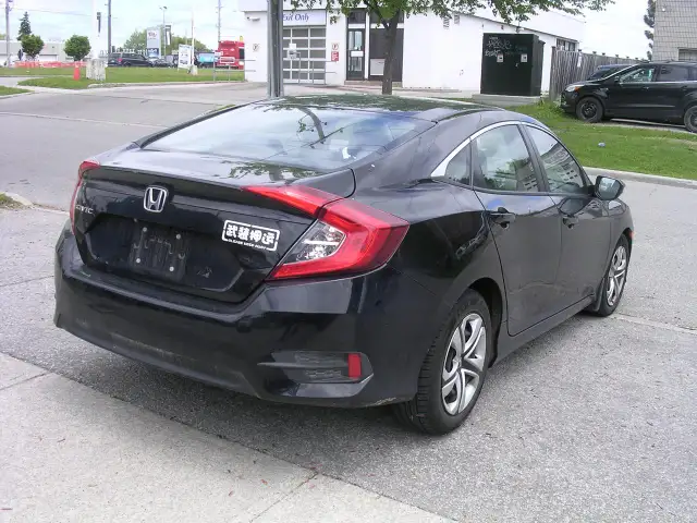 2017 Honda Civic 4dr Cvt Lx - Photo 3