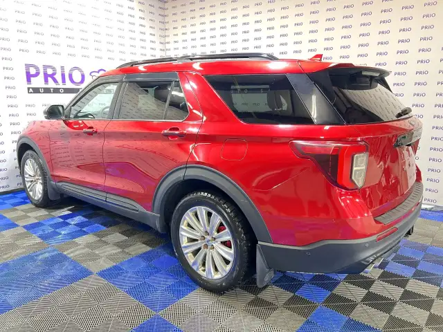 2020 Ford Explorer - Photo 3