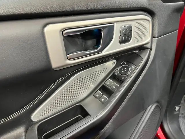 2020 Ford Explorer - Photo 12