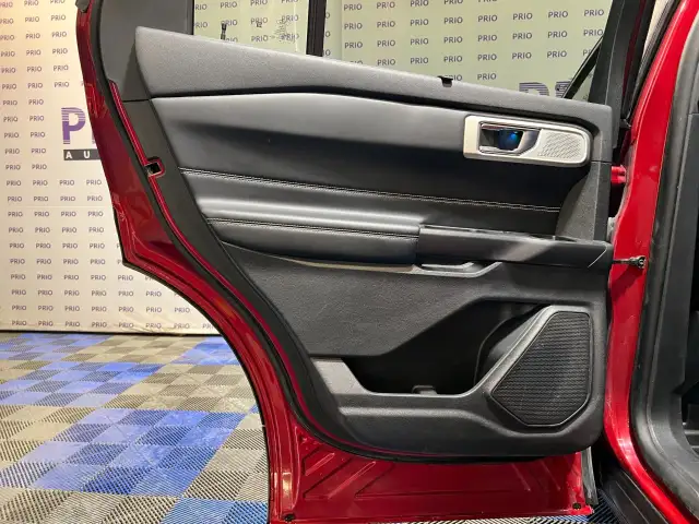 2020 Ford Explorer - Photo 16
