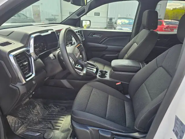 2024 GMC Canyon - Photo 3