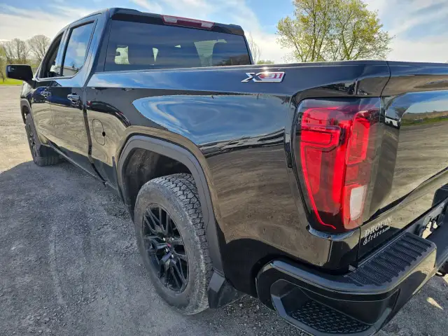 2024 GMC Sierra 1500 - Photo 2