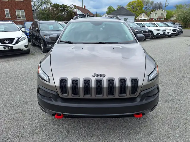2016 Jeep Cherokee Trailhawk - Photo 2