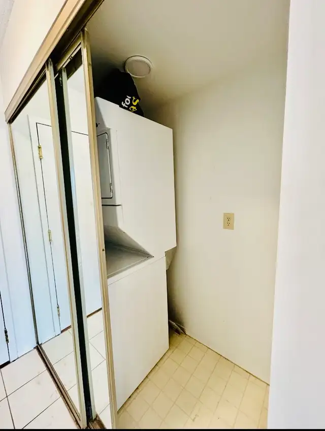 MISSISSAUGA CITY CENTRE LARGE ALL-INCLUSIVE SUITE AVAILABLE NOW - Photo 20