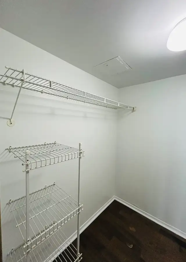 MISSISSAUGA CITY CENTRE LARGE ALL-INCLUSIVE SUITE AVAILABLE NOW - Photo 24