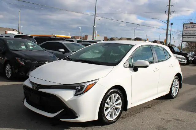 2025 Toyota Corolla - Photo 2