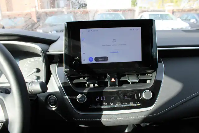 2025 Toyota Corolla - Photo 12