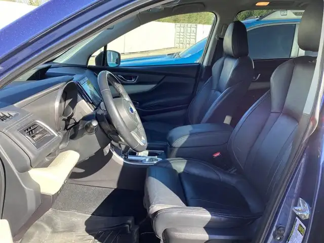 2025 GMC Acadia AWD Elevation | No Accidents | Leather Seats - Photo 3