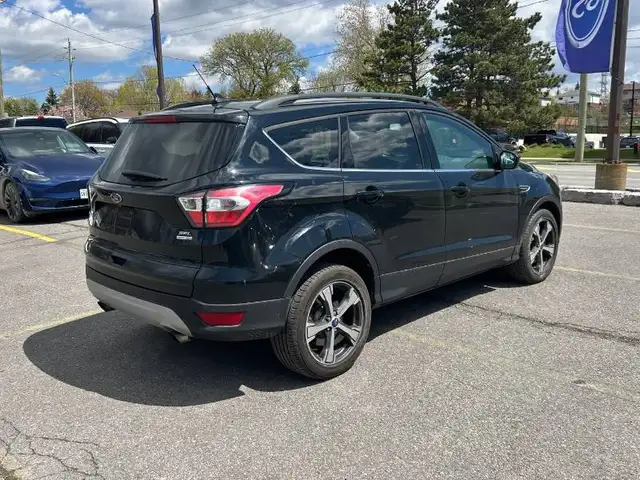 2018 FORD ESCAPE SEL EDITION | AWD | PANO ROOF | LOADED - Photo 5