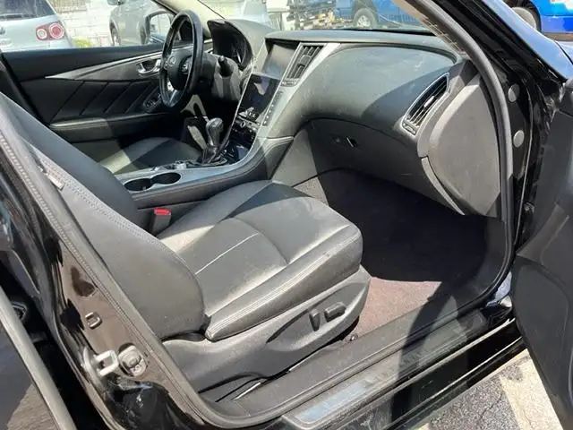 2016 Infiniti Q50 2.0T AWD - Photo 2