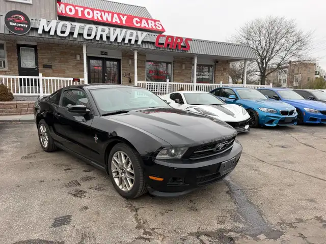 2012 Ford Mustang 2dr Cpe V6 Manual - Photo 4