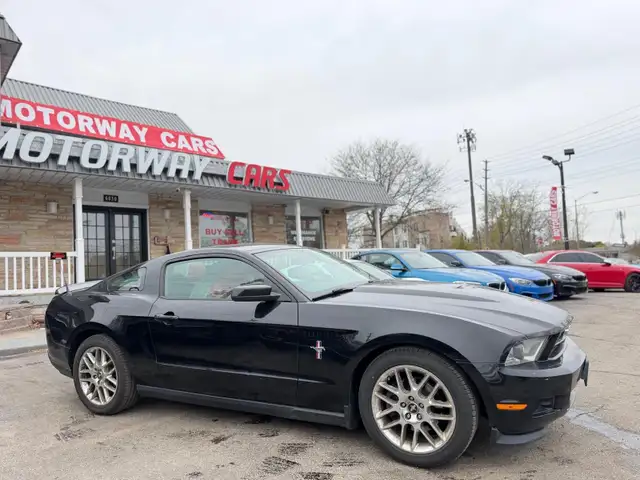 2012 Ford Mustang 2dr Cpe V6 Manual - Photo 5