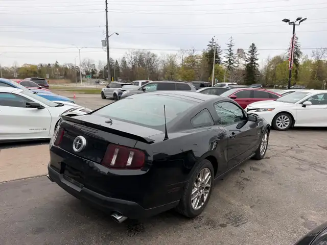 2012 Ford Mustang 2dr Cpe V6 Manual - Photo 10