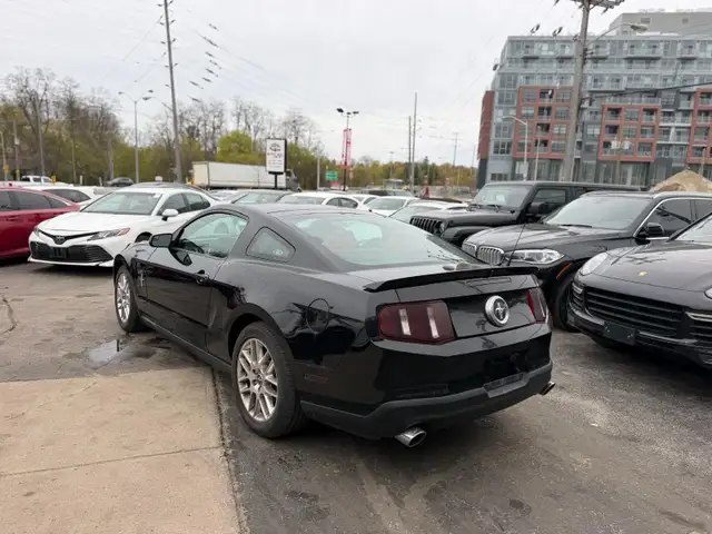 2012 Ford Mustang 2dr Cpe V6 Manual - Photo 11