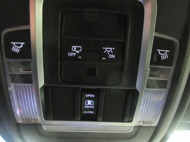 RAM 1500 2019 SPORT CREWCAB BOITE 5,7 4X4 V8 5,7L BANC ET VOLANT - Photo 25