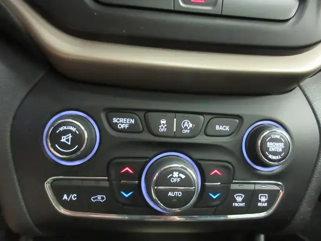 JEEP CHEROKEE 2017 LIMITED EDITION 4X4 V-6 3.2 LITRES GPS CUIR C - Photo 16