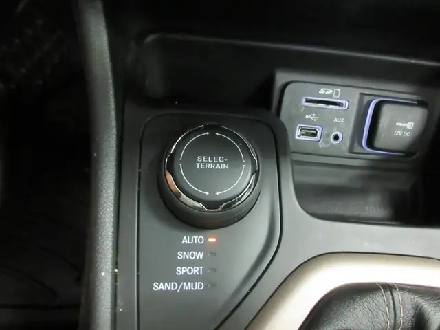 JEEP CHEROKEE 2017 LIMITED EDITION 4X4 V-6 3.2 LITRES GPS CUIR C - Photo 18