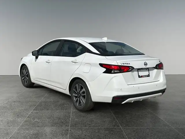 2021 Nissan Versa SV / FWD - Photo 4
