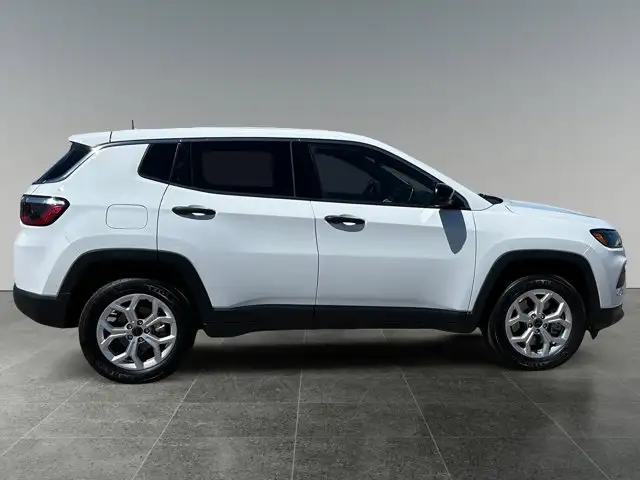 2025 Jeep Compass Sport / 4WD - Photo 8