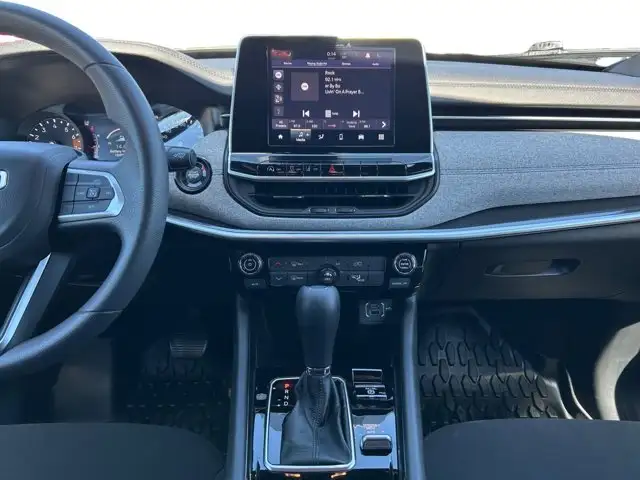 2025 Jeep Compass Sport / 4WD - Photo 15