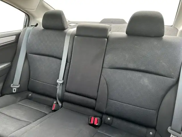 2016 Subaru Legacy 2.5i / AWD - Photo 17