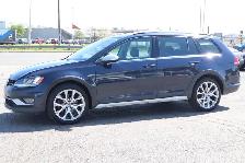 2017 Volkswagen Golf SportWagen - Photo 3