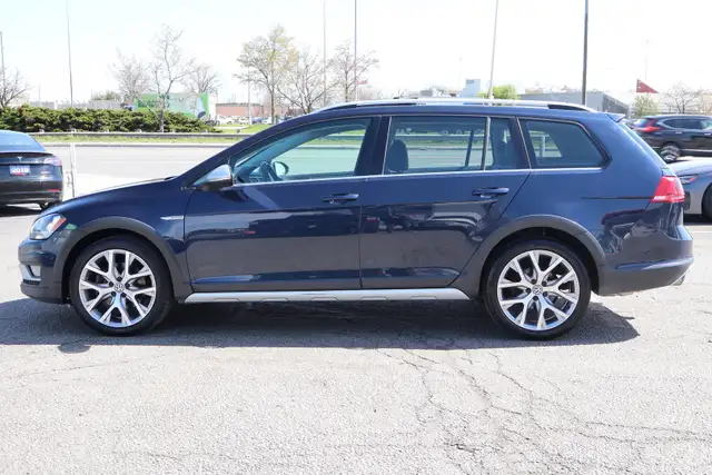 2017 Volkswagen Golf SportWagen - Photo 4