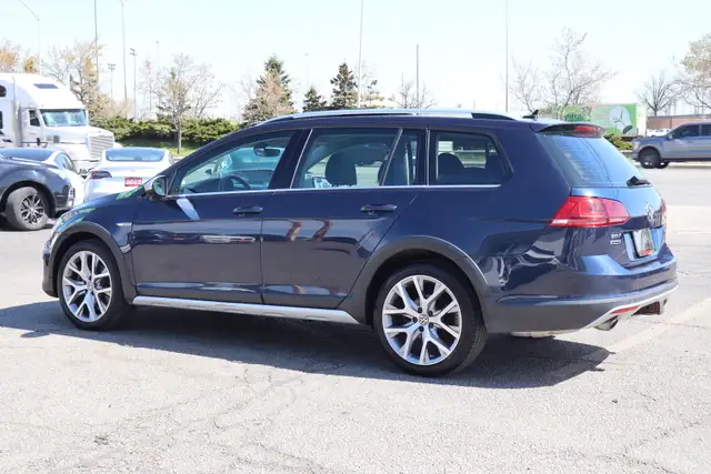 2017 Volkswagen Golf SportWagen - Photo 5