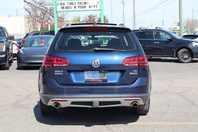 2017 Volkswagen Golf SportWagen - Photo 6