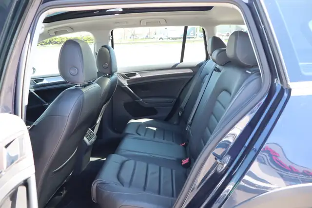 2017 Volkswagen Golf SportWagen - Photo 16
