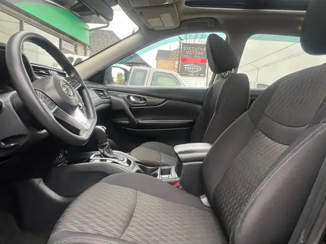 2019 Nissan Rogue BACK CAM- SUNROOF-HEATED SEATS- BLUETOOTH - Photo 11