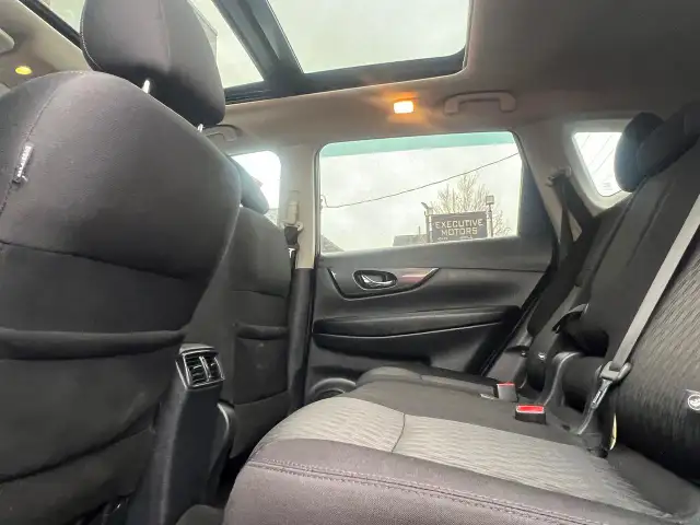 2019 Nissan Rogue BACK CAM- SUNROOF-HEATED SEATS- BLUETOOTH - Photo 12