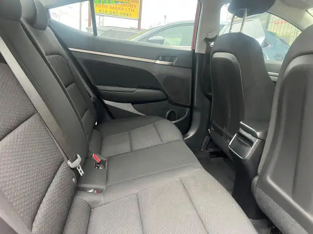 2019 Hyundai Elantra BACK CAM-HEATED SEATS- BLUETOOTH & MORE! - Photo 16