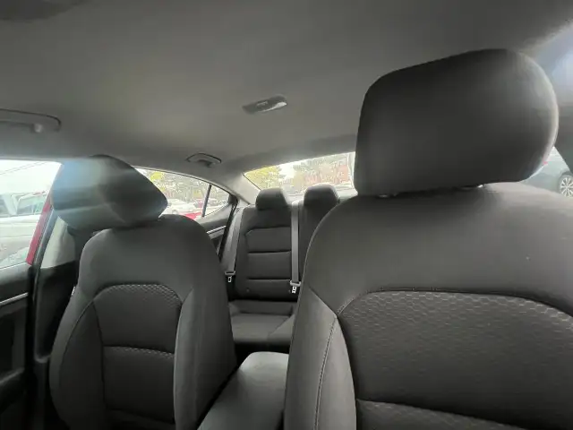 2019 Hyundai Elantra BACK CAM-HEATED SEATS- BLUETOOTH & MORE! - Photo 20