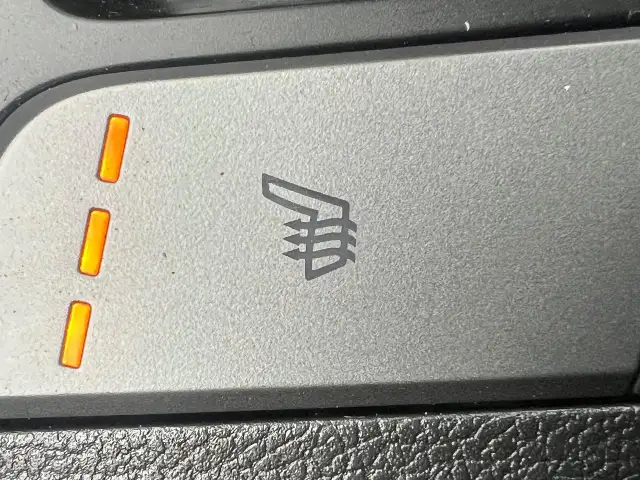2019 Hyundai Elantra BACK CAM-HEATED SEATS- BLUETOOTH & MORE! - Photo 26