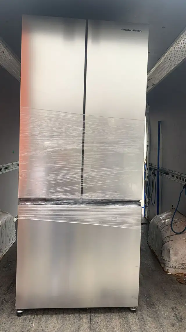 Fridge 30' Hamilton Beach 17.7 Cu. Ft. Stainless Counter-Depth