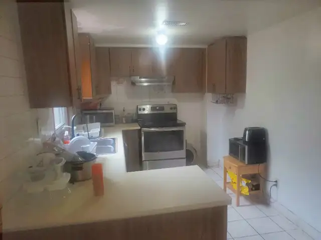 private room for rent / shared basement - Photo 5