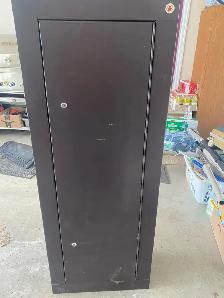 Gun cabinet
