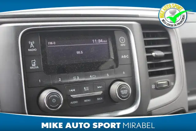 2018 RAM 1500 ST cabine d'équipe 4x4 caisse de 5 pi 7 po Dispon - Photo 4