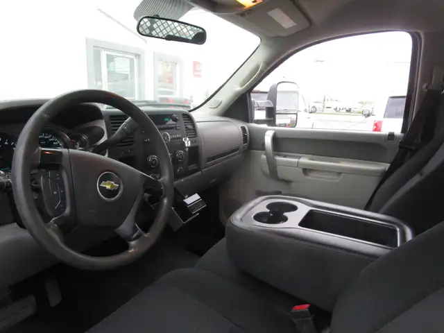 Chevrolet Silverado 2500HD 2WD Crew Cab boite de 8 inspecte gara - Photo 4