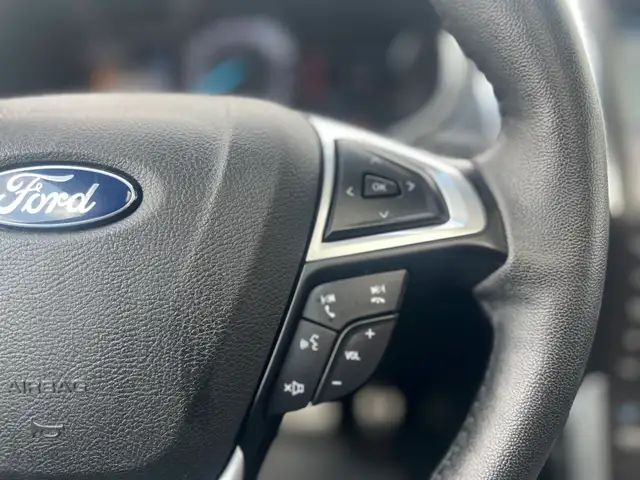 2017 Ford Edge AWD |Panoramic roof |Heated - Cooled Seats - Photo 16
