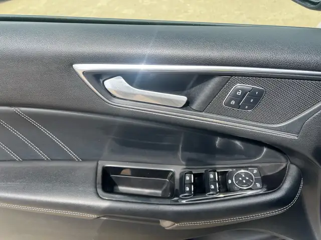 2017 Ford Edge AWD |Panoramic roof |Heated - Cooled Seats - Photo 24