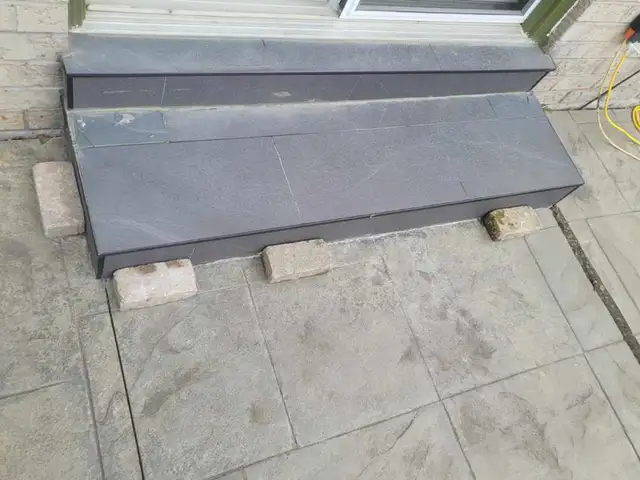 Skilled worker wanted for step repair! - Photo 2