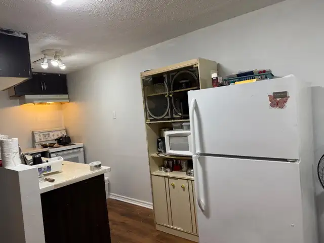 2 bedroom basement for rent - Photo 5