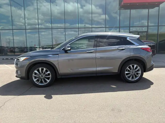 2021 Infiniti QX50 Essential AWD • Leather • 360 Camera - Photo 3