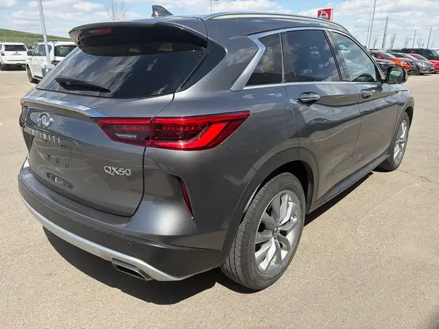 2021 Infiniti QX50 Essential AWD • Leather • 360 Camera - Photo 7