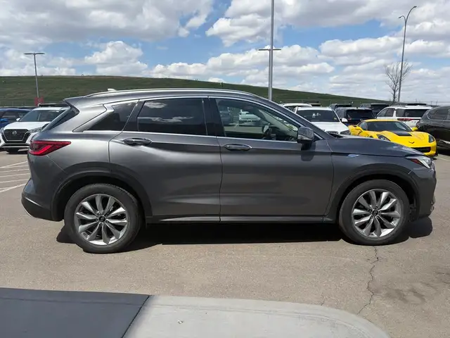 2021 Infiniti QX50 Essential AWD • Leather • 360 Camera - Photo 8